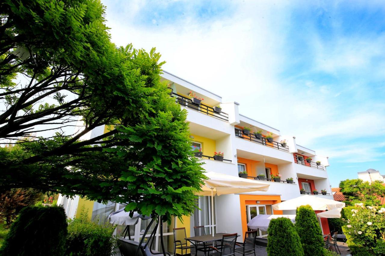 Stayinn Rainbow Houses Beachfront By Asteri Hotels ساني بيتش المظهر الخارجي الصورة