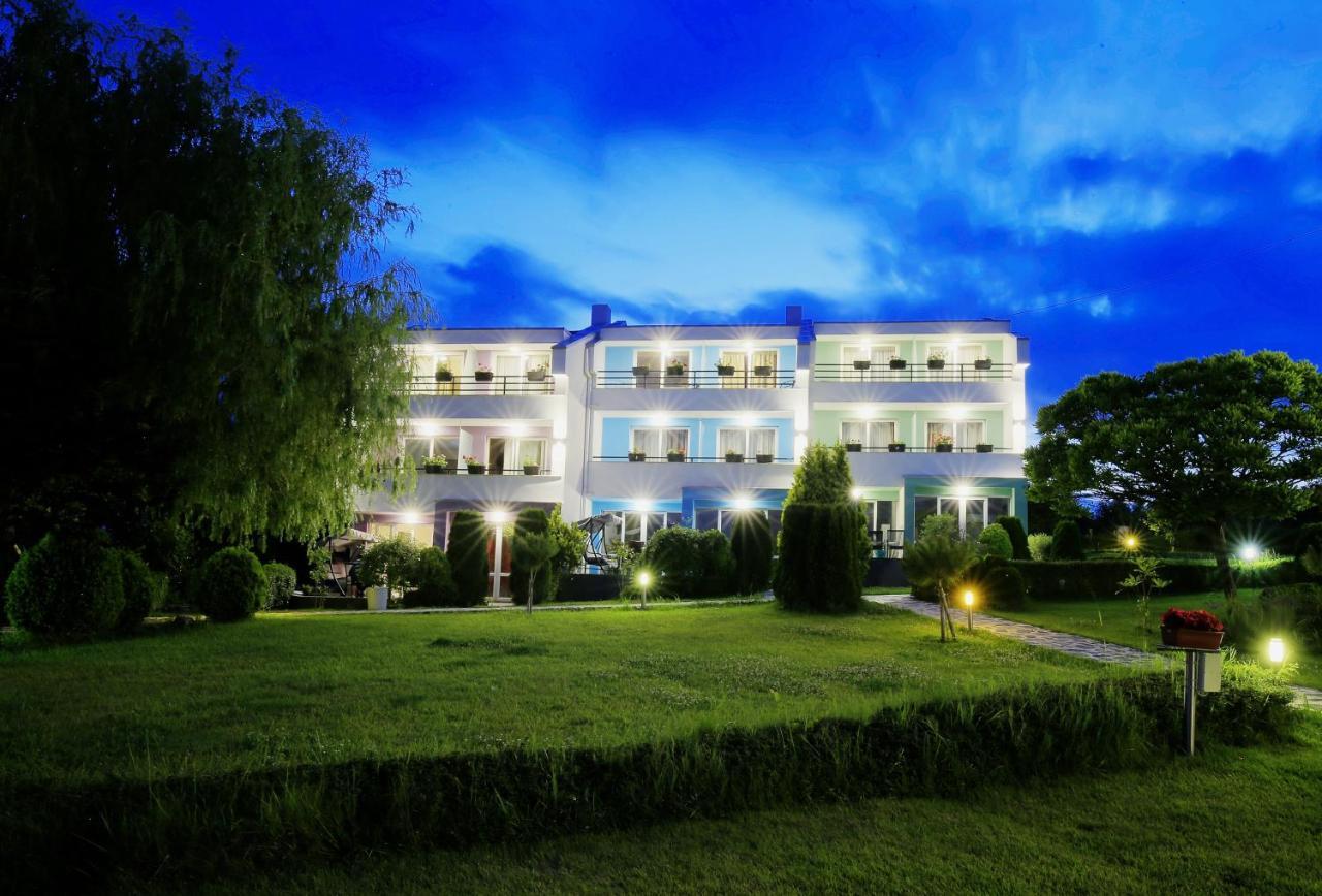 Stayinn Rainbow Houses Beachfront By Asteri Hotels ساني بيتش المظهر الخارجي الصورة