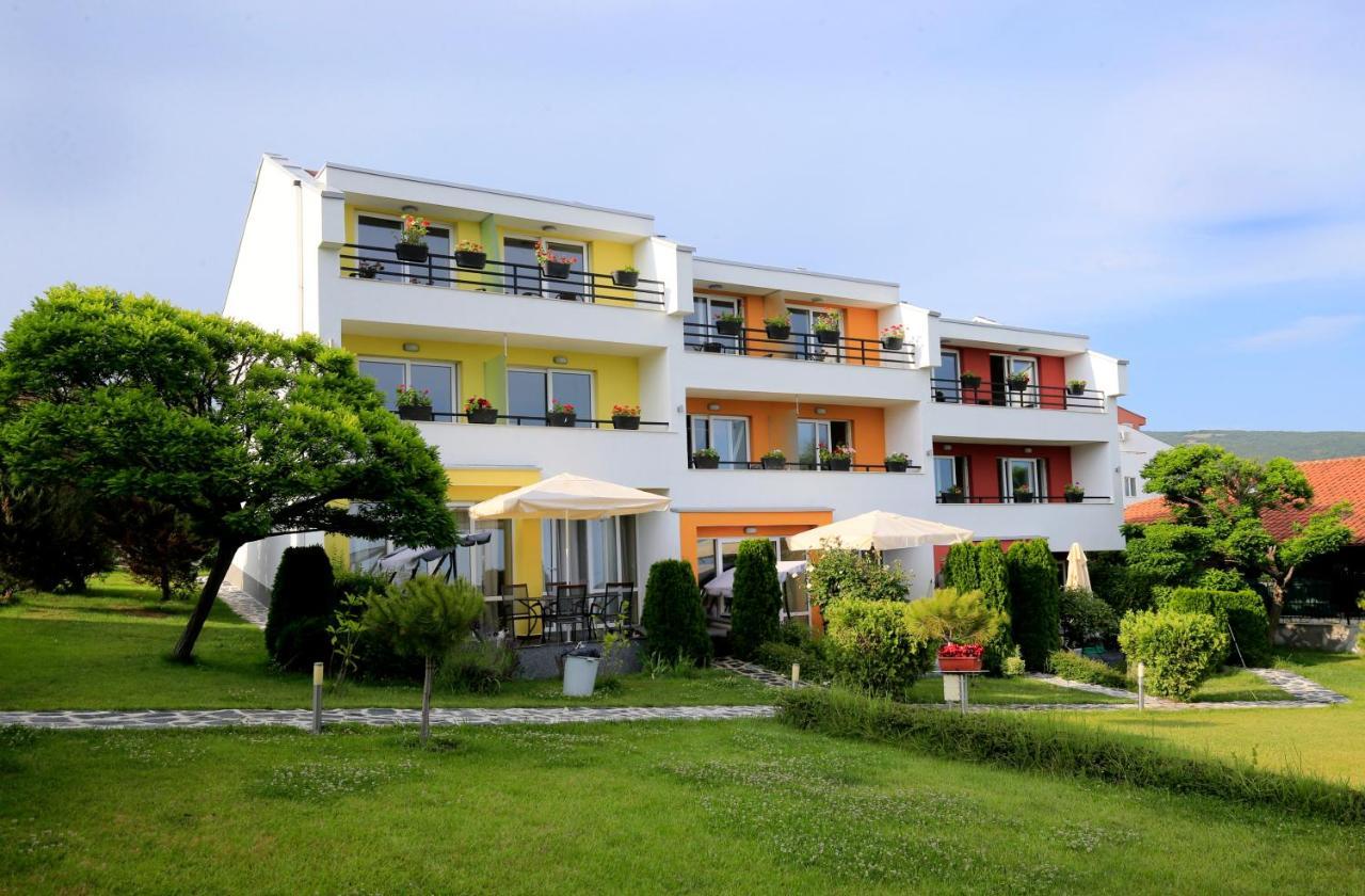 Stayinn Rainbow Houses Beachfront By Asteri Hotels ساني بيتش المظهر الخارجي الصورة