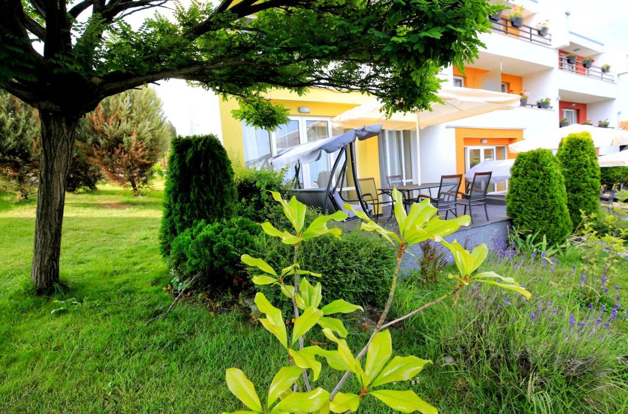 Stayinn Rainbow Houses Beachfront By Asteri Hotels ساني بيتش المظهر الخارجي الصورة