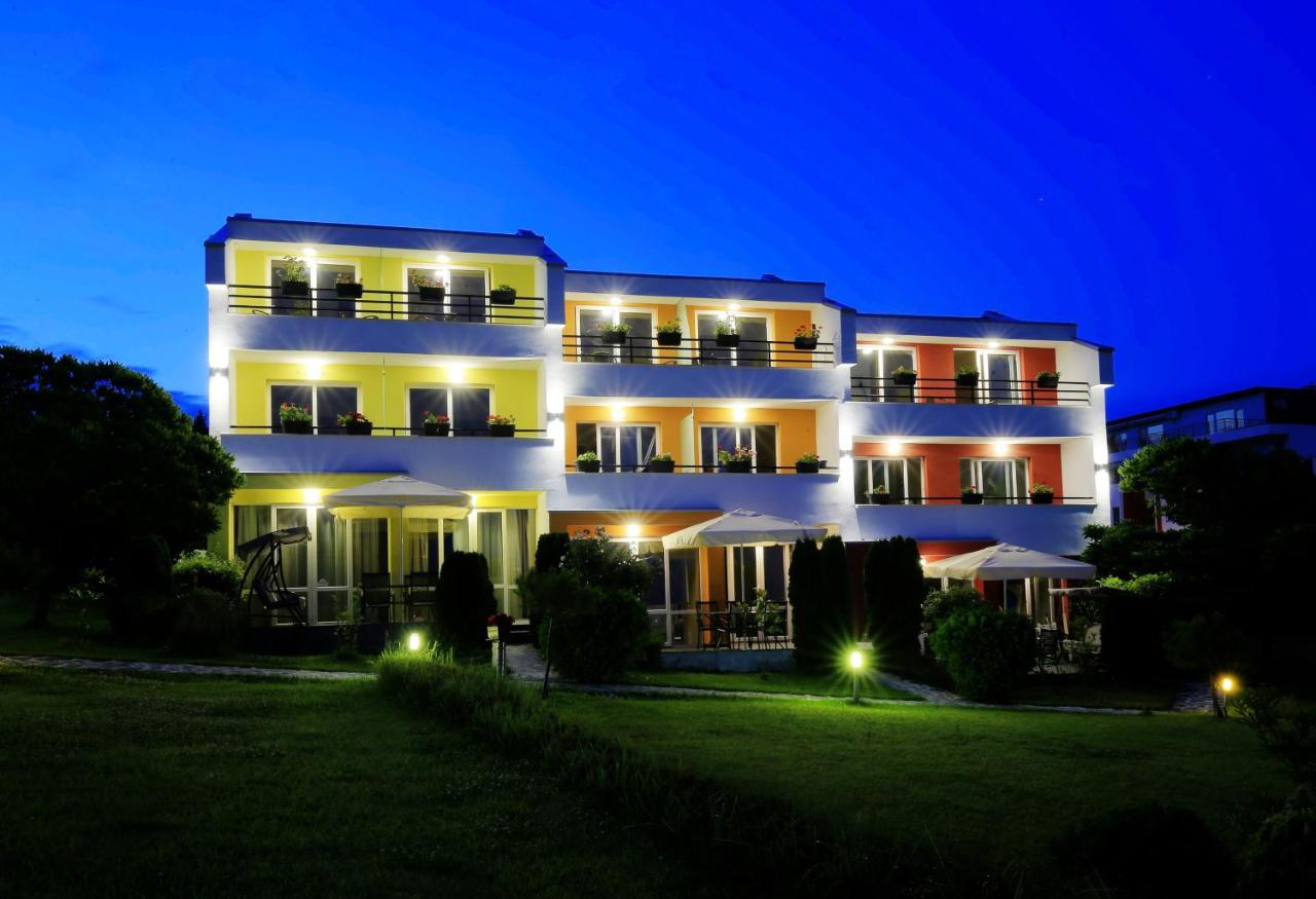 Stayinn Rainbow Houses Beachfront By Asteri Hotels ساني بيتش المظهر الخارجي الصورة