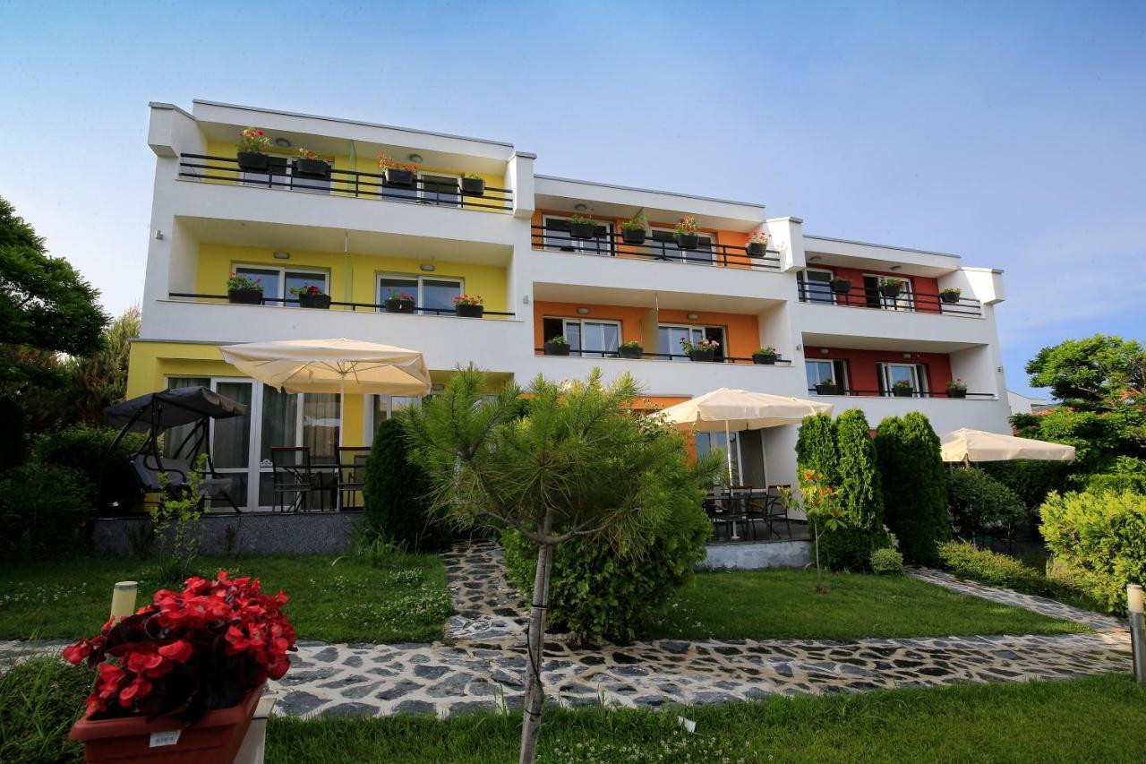 Stayinn Rainbow Houses Beachfront By Asteri Hotels ساني بيتش المظهر الخارجي الصورة