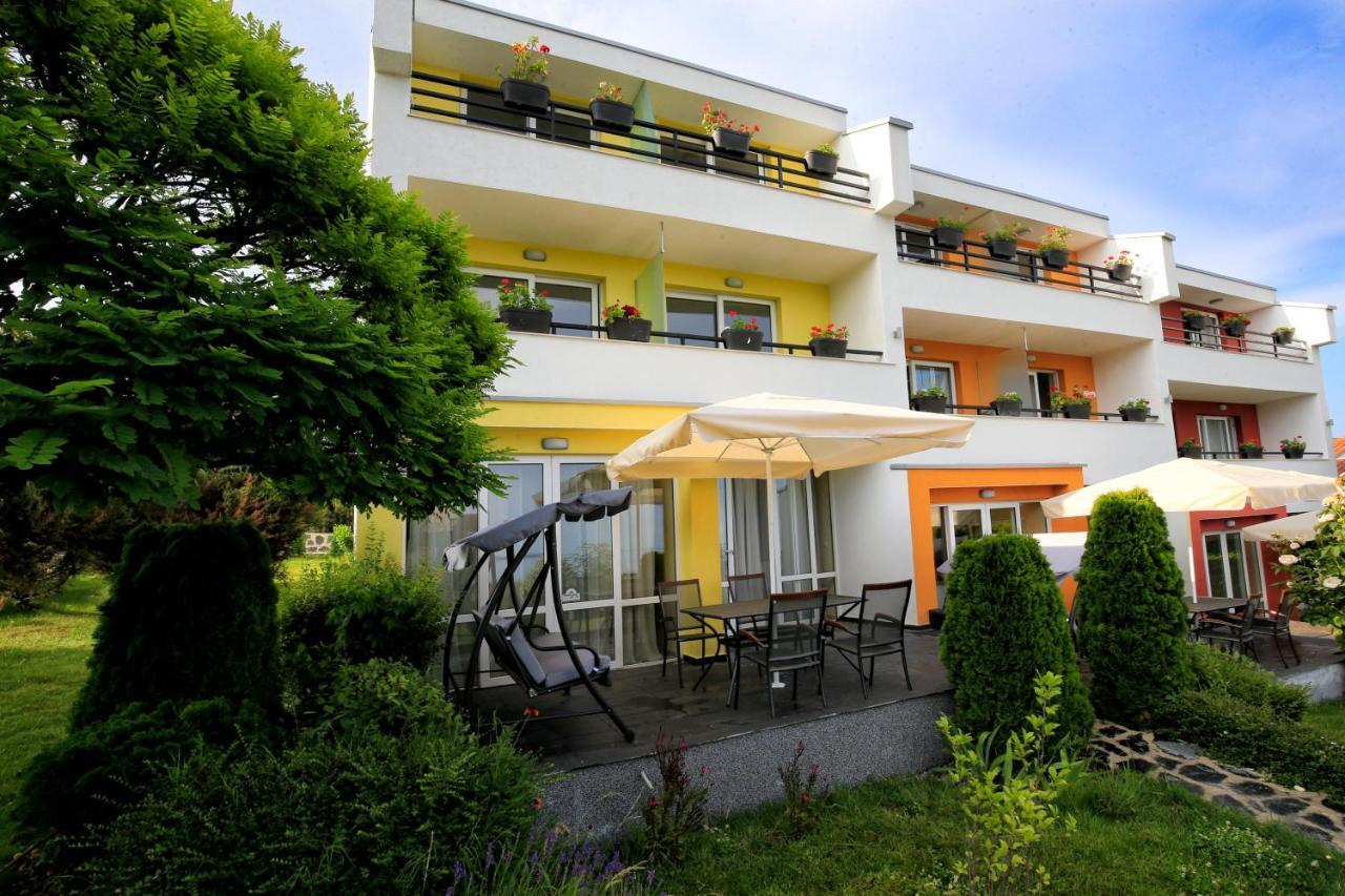 Stayinn Rainbow Houses Beachfront By Asteri Hotels ساني بيتش المظهر الخارجي الصورة