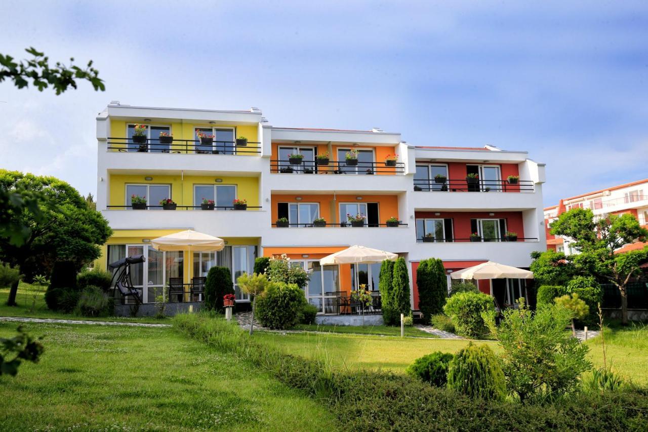 Stayinn Rainbow Houses Beachfront By Asteri Hotels ساني بيتش المظهر الخارجي الصورة