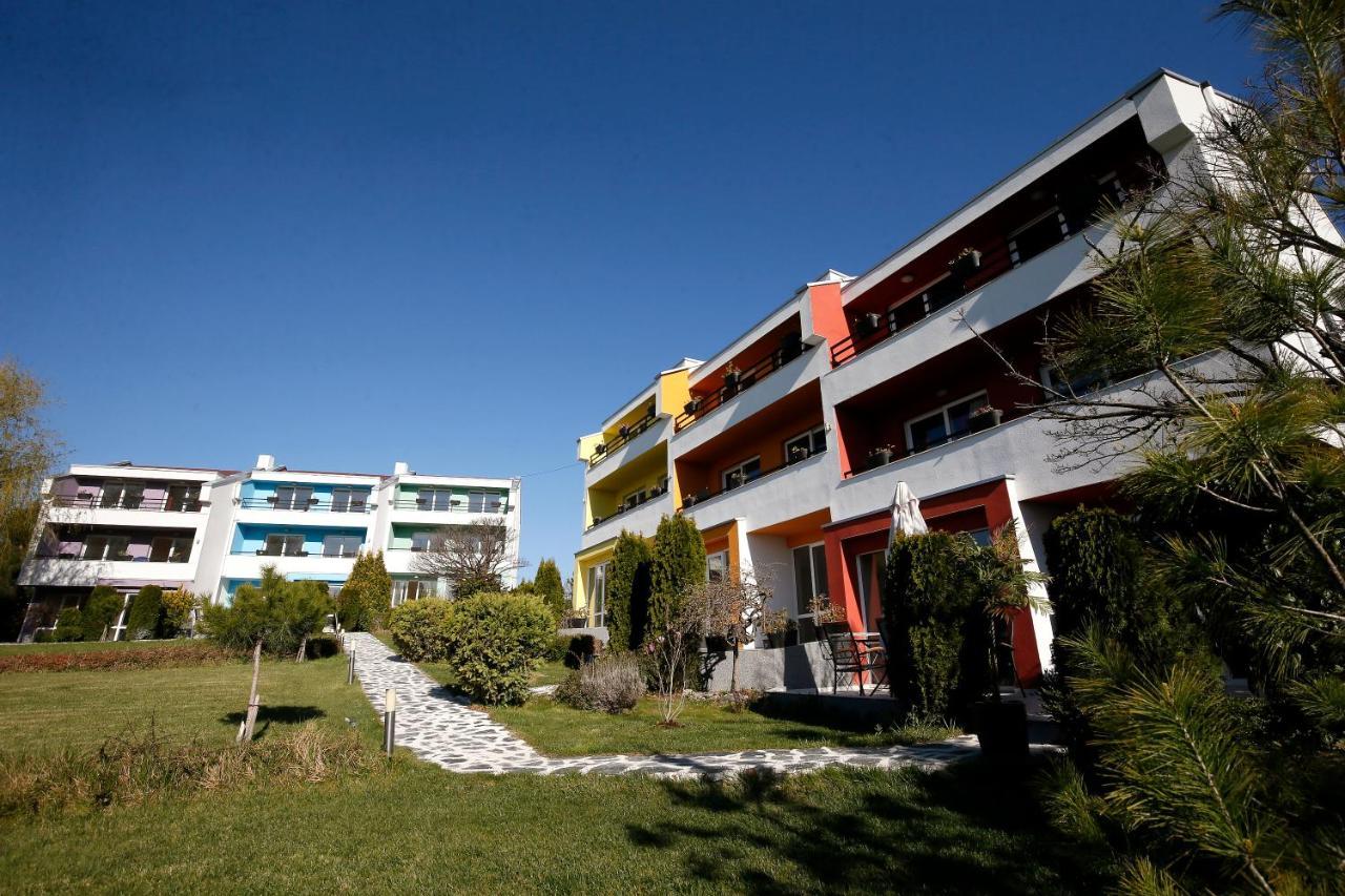 Stayinn Rainbow Houses Beachfront By Asteri Hotels ساني بيتش المظهر الخارجي الصورة